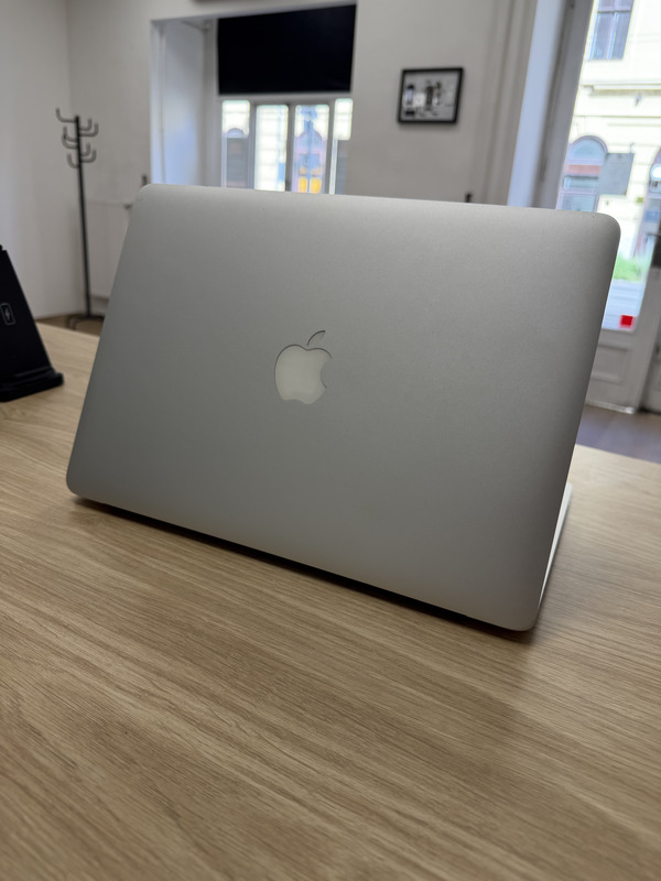 Apple Macbook Air 13 2017 Space Gray Használt