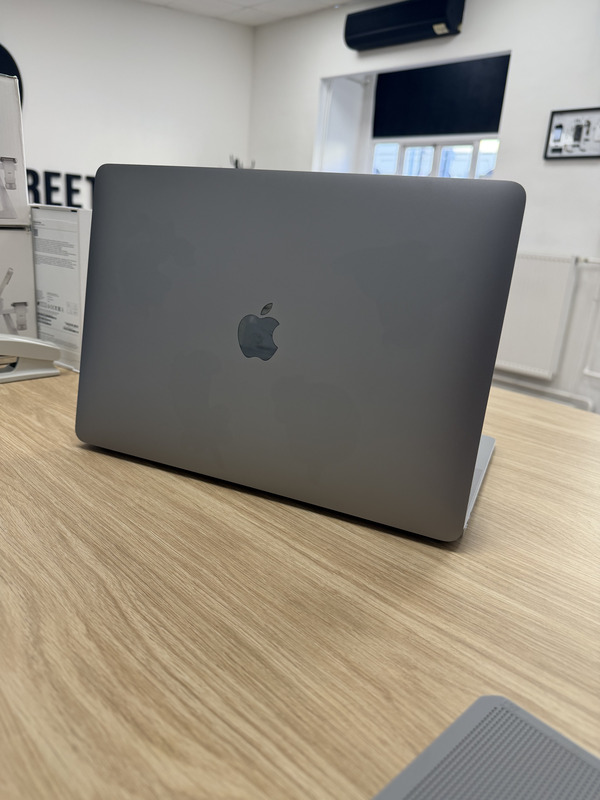 Apple MacBook Air 13 2019 Touch Bar Használt!