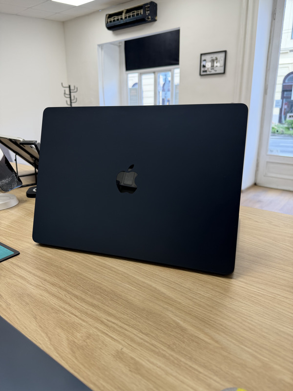 Apple Macbook Air M2 2022 15inch Navy Blue Használt 